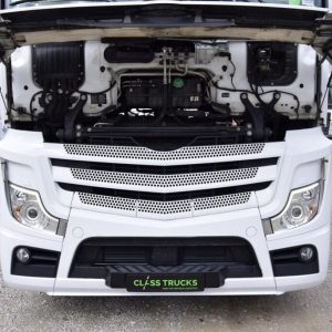 Mercedes Benz trucks engines